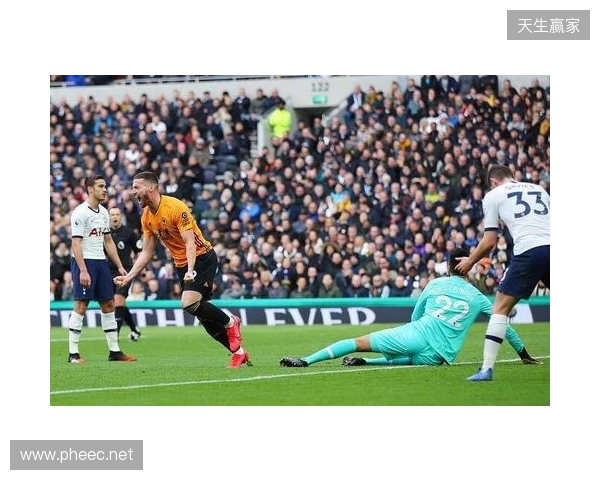 邮报：为马奎尔的离开做准备，曼联考虑引进森林后卫穆里略